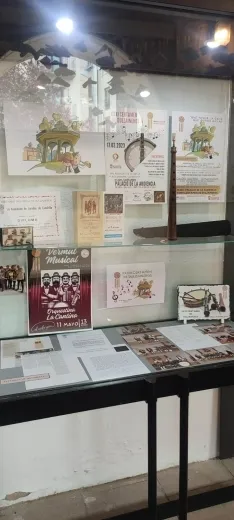 Foto 6 - El IES Machado acoge una exposici&oacute;n con 40 a&ntilde;os de historia sanjuanera