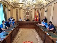 Foto 3 - Soria se rinde al R&iacute;o Duero Junior: Ba&ntilde;o de masas en el Ayuntamiento y en la Diputaci&oacute;n