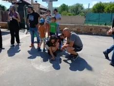 Foto 12 - Risas, juegos y solidaridad: el colegio de Almajano se vuelca contra el c&aacute;ncer infantil con juegos populares