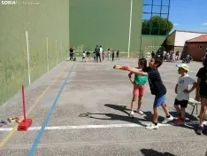 Foto 14 - Risas, juegos y solidaridad: el colegio de Almajano se vuelca contra el c&aacute;ncer infantil con juegos populares