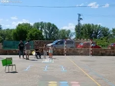 Foto 28 - Risas, juegos y solidaridad: el colegio de Almajano se vuelca contra el c&aacute;ncer infantil con juegos populares