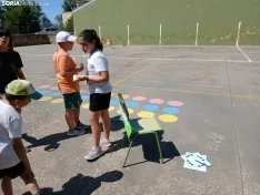 Foto 31 - Risas, juegos y solidaridad: el colegio de Almajano se vuelca contra el c&aacute;ncer infantil con juegos populares