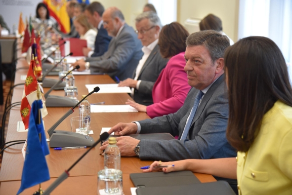 La Junta de Castilla y León lamenta la falta de receptividad del Estado para consensuar mayoritariamente el Orden del Día de la Conferencia de Presidentes