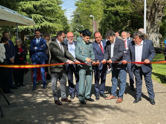 Venalmazán abre sus puertas con un homenaje al Seprona y el respaldo de todas las administraciones