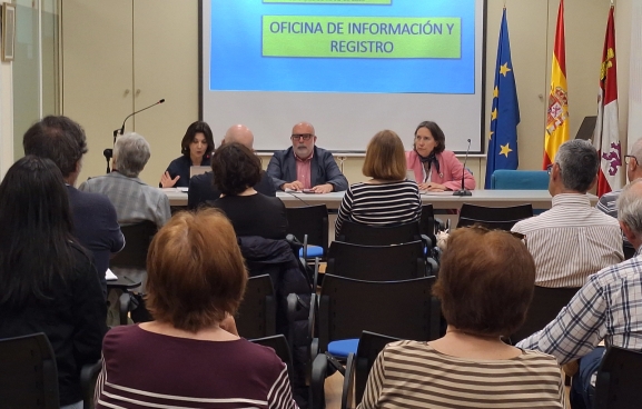 Una treintena de personas en la apertura de la Semana de la Administración Abierta 2025 en la Subdelegación