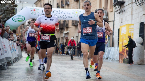 EN FOTOS | Lluvia y ganas de quemar zapatilla en la Medio Maratón de El Burgo de Osma