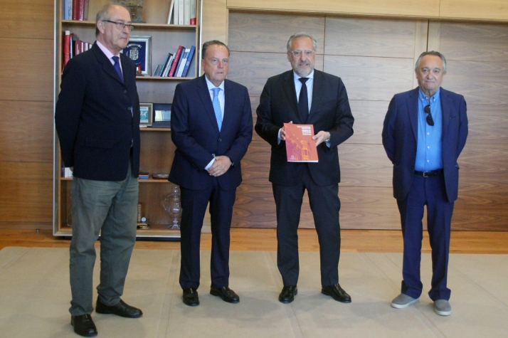 El Consejo de Cuentas entrega en las Cortes su Memoria 2024 que recoge 16 comparecencias y 15 informes con 73 recomendaciones a los entes fiscalizados