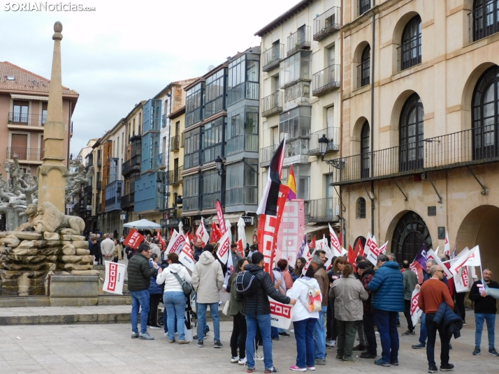 GALER&Iacute;A | M&aacute;s de 300 personas se concentran por el 1 de Mayo en Soria