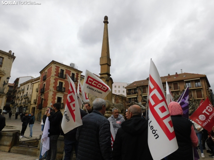GALER&Iacute;A | M&aacute;s de 300 personas se concentran por el 1 de Mayo en Soria