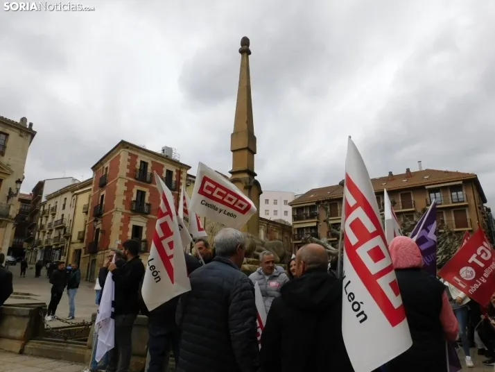 GALER&Iacute;A | M&aacute;s de 300 personas se concentran por el 1 de Mayo en Soria