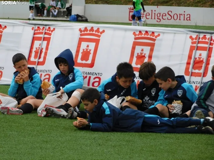 EN FOTOS | &iexcl;Mini cracks en acci&oacute;n! Soria vibra con el f&uacute;tbol base que se juega en la Ciuda