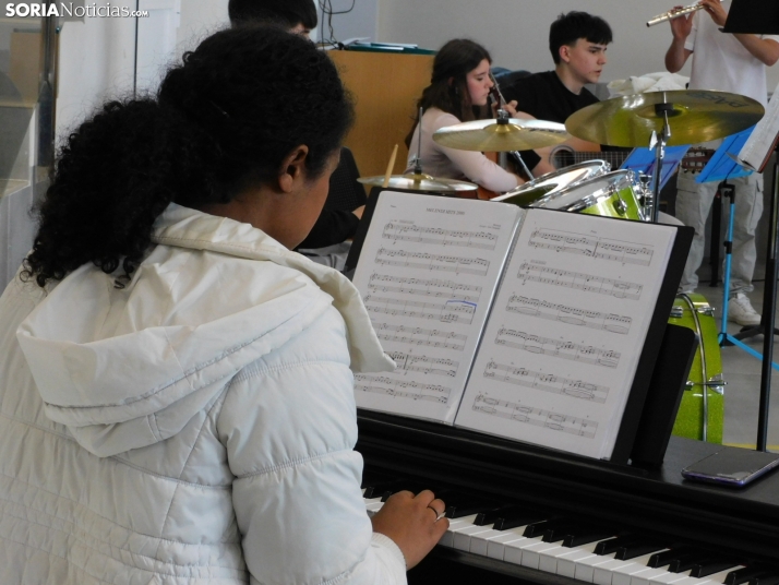 GALER&Iacute;A | Golmayo da la nota en su II Marat&oacute;n Musical con &eacute;xitos de La Bella y la Bestia,