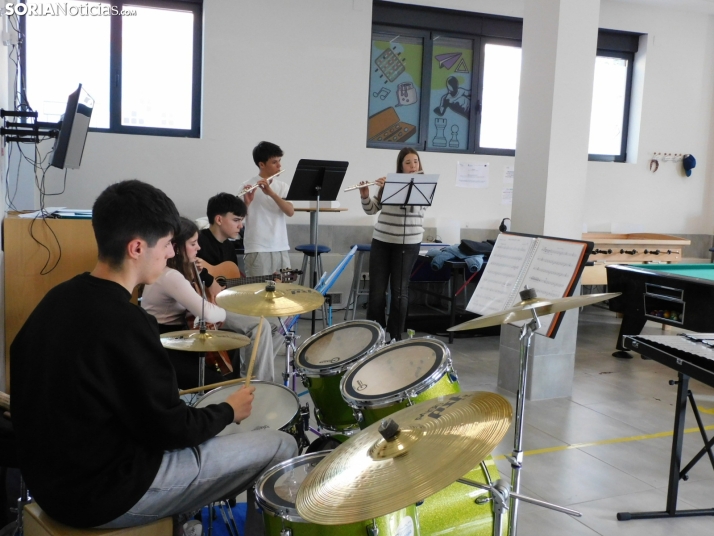 GALER&Iacute;A | Golmayo da la nota en su II Marat&oacute;n Musical con &eacute;xitos de La Bella y la Bestia,