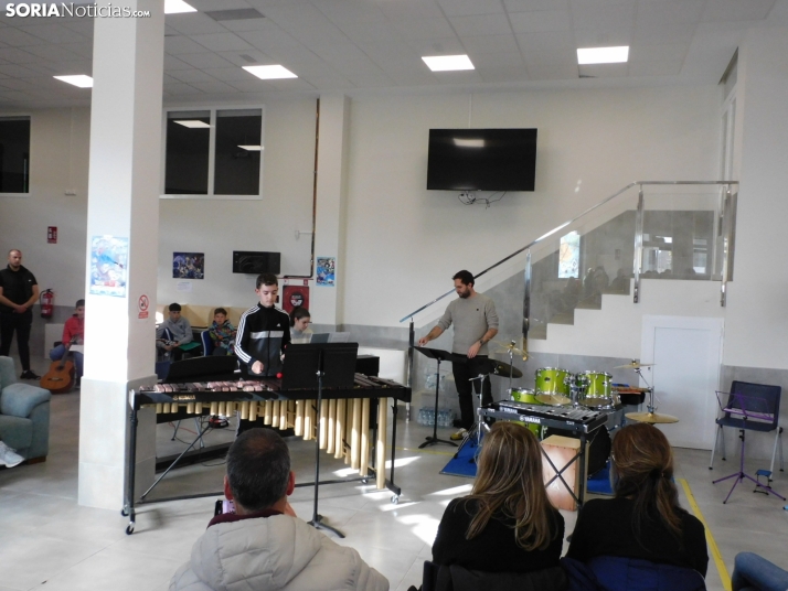 GALER&Iacute;A | Golmayo da la nota en su II Marat&oacute;n Musical con &eacute;xitos de La Bella y la Bestia,