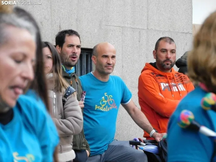 GALER&Iacute;A | Ni la lluvia, ni el fr&iacute;o, ni el granizo: nada detiene a los ciclistas de Pedalovida en