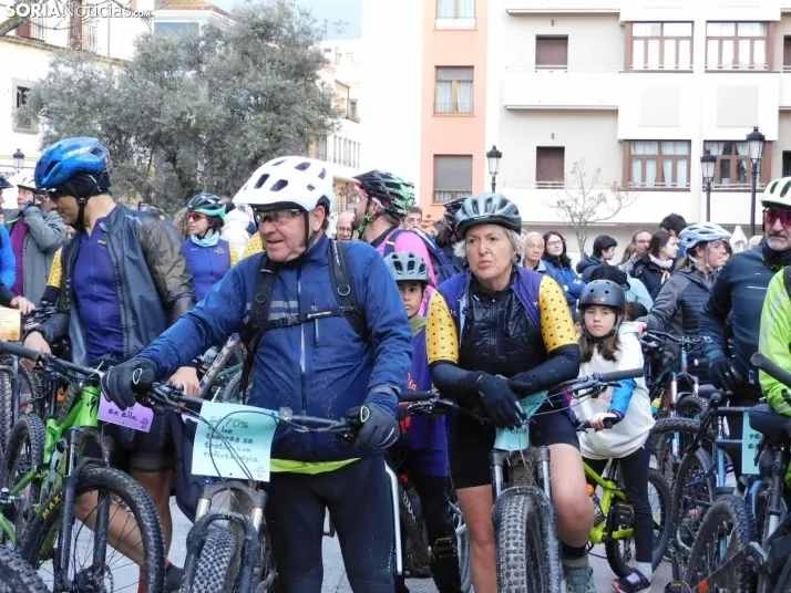 GALER&Iacute;A | Ni la lluvia, ni el fr&iacute;o, ni el granizo: nada detiene a los ciclistas de Pedalovida en