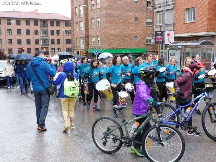 GALER&Iacute;A | Ni la lluvia, ni el fr&iacute;o, ni el granizo: nada detiene a los ciclistas de Pedalovida en