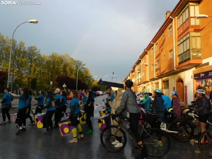 GALER&Iacute;A | Ni la lluvia, ni el fr&iacute;o, ni el granizo: nada detiene a los ciclistas de Pedalovida en