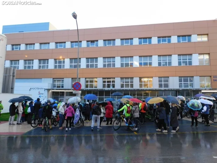 GALER&Iacute;A | Ni la lluvia, ni el fr&iacute;o, ni el granizo: nada detiene a los ciclistas de Pedalovida en