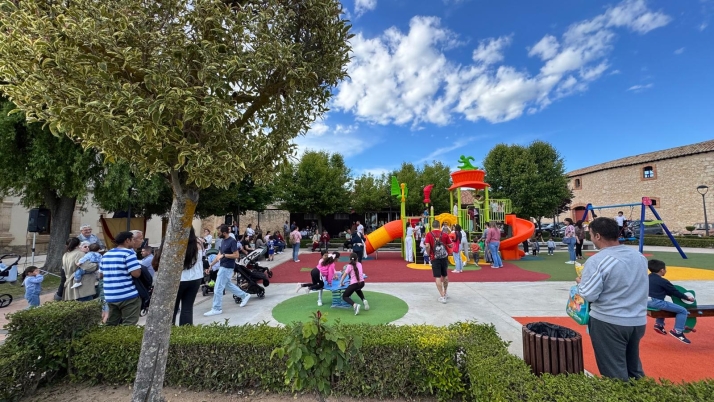 El Burgo reestrena el parque de las piscinas