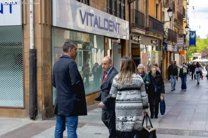Un paseo fotográfico por el Collado un lunes cualquiera del mes de mayo / Isaac Cosin Gil