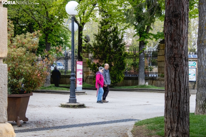 Un paseo fotográfico por el Collado un lunes cualquiera del mes de mayo / Isaac Cosin Gil