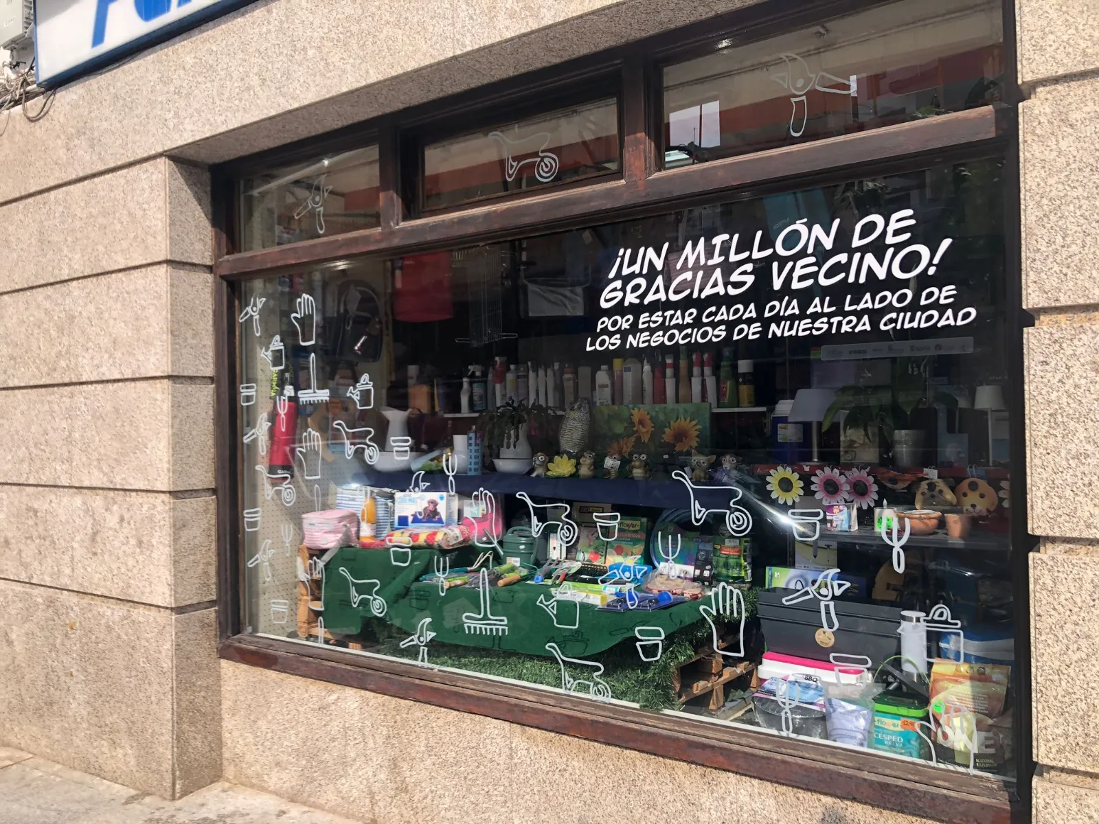 Foto 7 - Este jueves se conocer&aacute; el ganador del concurso de escaparates de FEC Soria