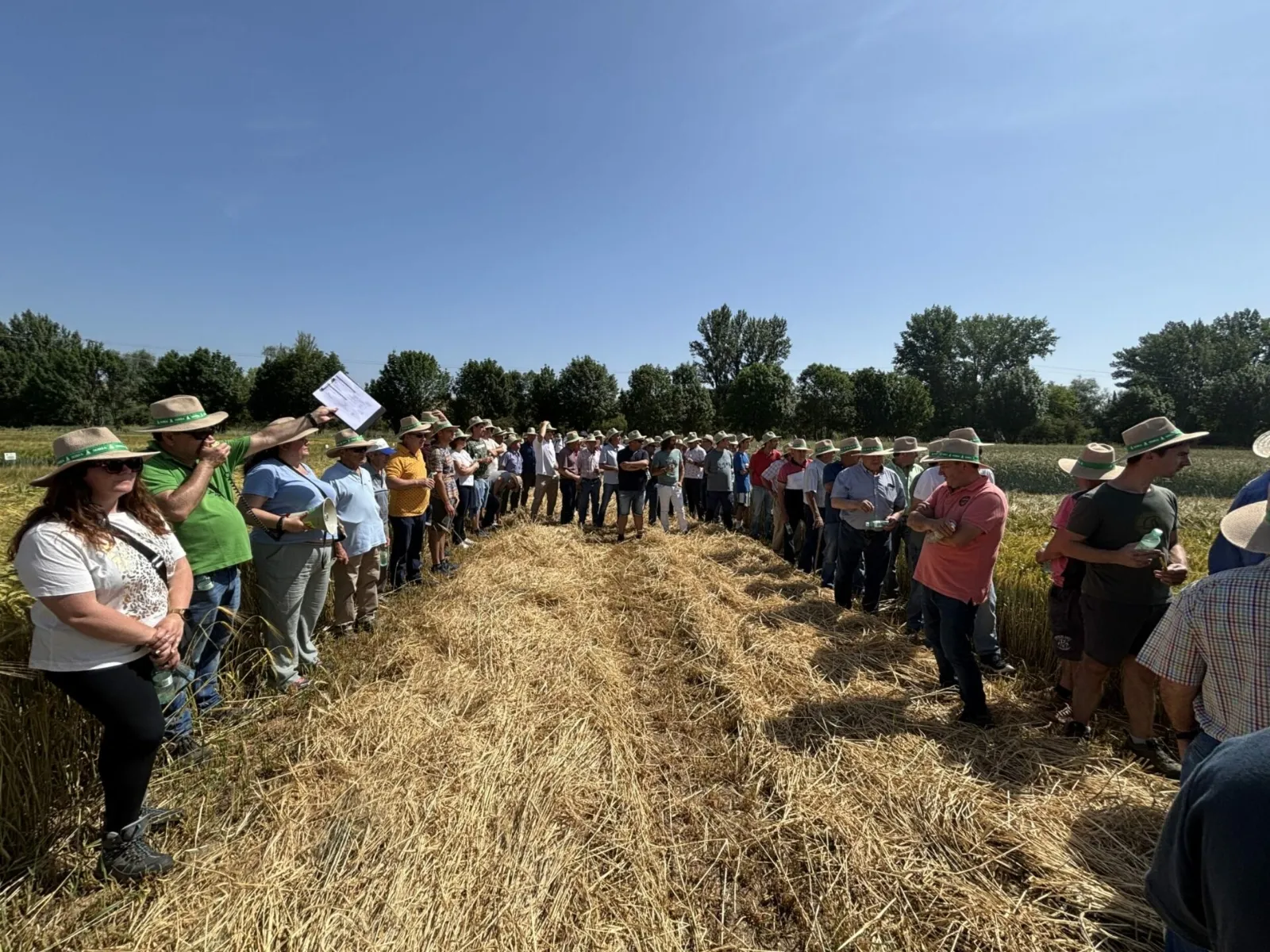 Foto 2 - Nueva visita a los campos de ensayo de ASAJA: La organizaci&oacute;n agraria pide "legalizaci&oacute;n total" para el uso de drones