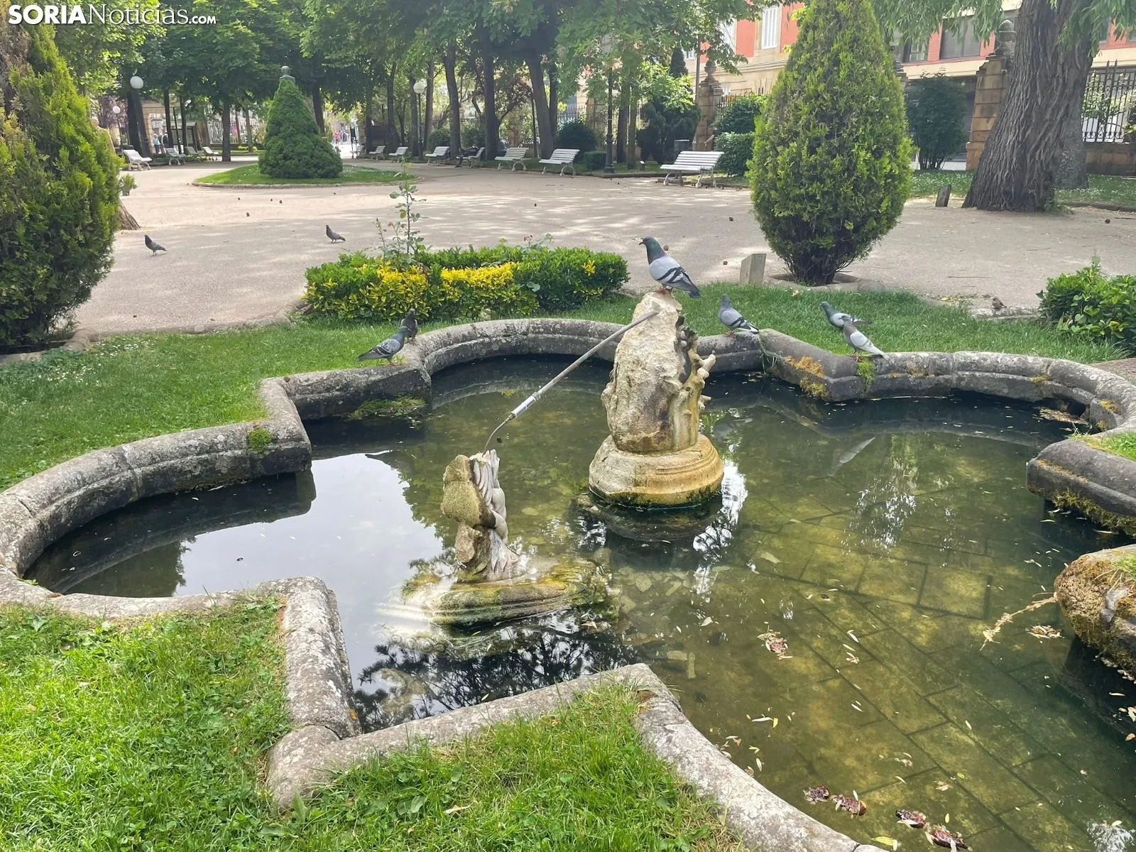 Una imagen de los daños en la figura. /Sara Roncal