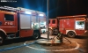 Bomberos de Almazán realizando acopio de agua para sofocar el incendio. /SN