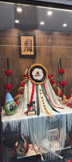 Foto 5 - El arte taurino toma los escaparates de Soria en la antesala de San Juan