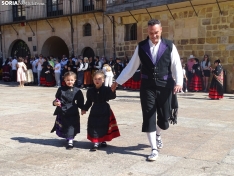Una imagen previa al desfile del Domingo de Calderas hoy. /PC