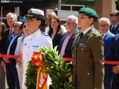 Foto 15 - Fotos: Soria rinde homenaje a los soldados ca&iacute;dos en el acto institucional de la Subdelegaci&oacute;n de Defensa