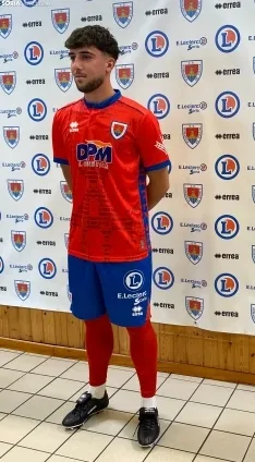 Foto 33 - As&iacute; son las equipaciones del CD Numancia para la temporada 25/26: historia, identidad y un toque vaquero
