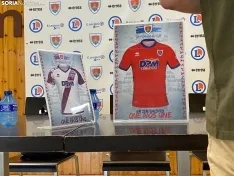 Foto 26 - As&iacute; son las equipaciones del CD Numancia para la temporada 25/26: historia, identidad y un toque vaquero