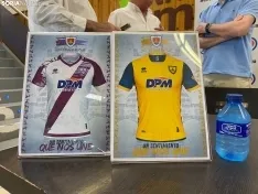 Foto 23 - As&iacute; son las equipaciones del CD Numancia para la temporada 25/26: historia, identidad y un toque vaquero