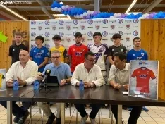 Foto 21 - As&iacute; son las equipaciones del CD Numancia para la temporada 25/26: historia, identidad y un toque vaquero