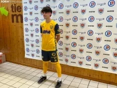 Foto 8 - As&iacute; son las equipaciones del CD Numancia para la temporada 25/26: historia, identidad y un toque vaquero