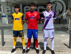 Foto 6 - Así son las equipaciones del CD Numancia para la temporada 25/26: historia, identidad y un toque vaquero