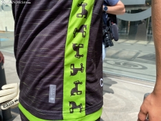 Foto 3 - Así son las equipaciones del CD Numancia para la temporada 25/26: historia, identidad y un toque vaquero