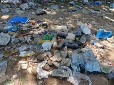 Foto 9 - FOTOS| El botell&oacute;n llena de basura Valonsadero