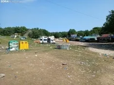 Foto 14 - FOTOS| El botell&oacute;n llena de basura Valonsadero
