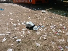 Foto 15 - FOTOS| El botell&oacute;n llena de basura Valonsadero