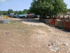 Foto 17 - FOTOS| El botell&oacute;n llena de basura Valonsadero