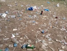 Foto 16 - FOTOS| El botell&oacute;n llena de basura Valonsadero