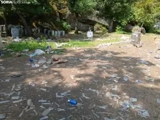 Foto 21 - FOTOS| El botell&oacute;n llena de basura Valonsadero