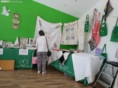 Foto 11 - La AECC abre su mercadillo solidario: creaciones que son terapia
