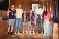 Foto 3 - Soria homenajea al Sporting Santo Domingo alevín, un equipo de leyenda