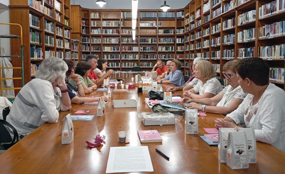 El club de lectura de El Burgo de Osma cierra un curso de éxitos: autores, debates y una creciente lista de espera