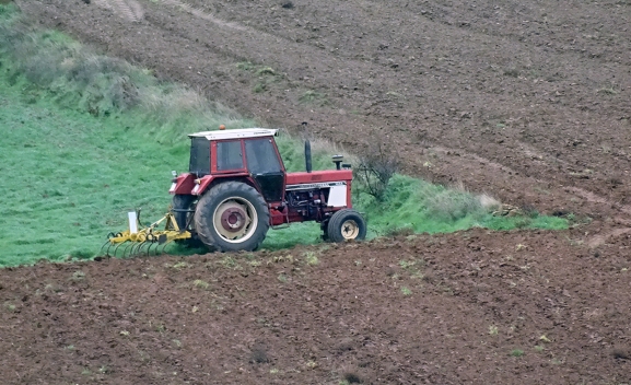 Guerra por la Ley Agraria: ASAJA acusa al PSOE de invitar a rondas que pagan otros